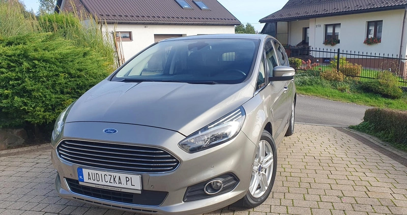 Ford S-Max cena 74900 przebieg: 137000, rok produkcji 2015 z Zielonka małe 781